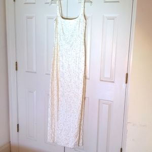 Wedding dress NWOT beaded applique Sheath small off-white